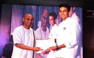 Shri Chanchalapathi Dasa, Vice-Chairman certifies Shivant Malkani as Akshaya Patra’s first Youth Ambassador 