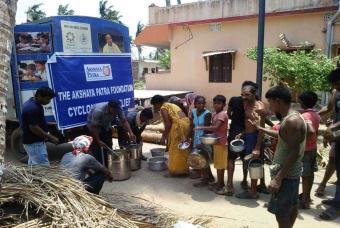 Food being distributed in an orderly manner