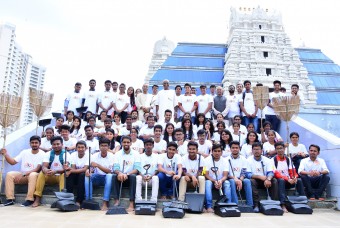 Volunteers actively participated in the cleanliness drive