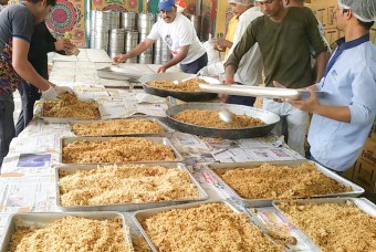 Veg pulao, peas pulao and masala rice is being served to the suppliers
